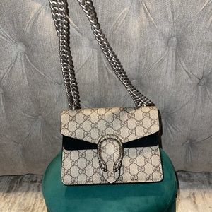 100% leather Crossbody